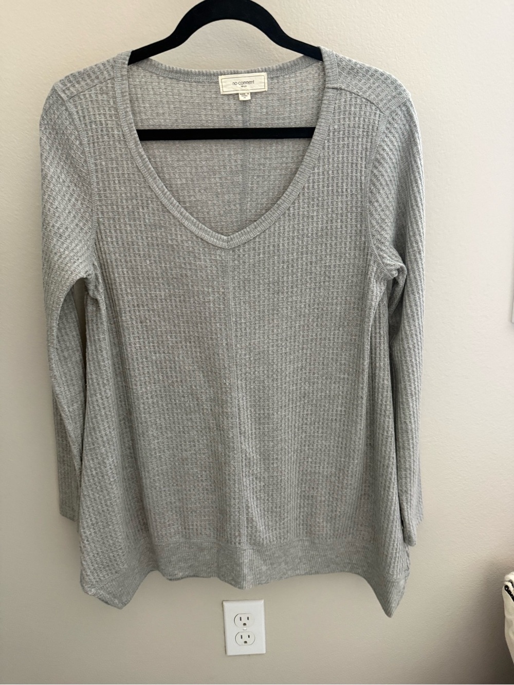No comment Light Gray Waffle-Knit V-Neck Long Sleeve Top